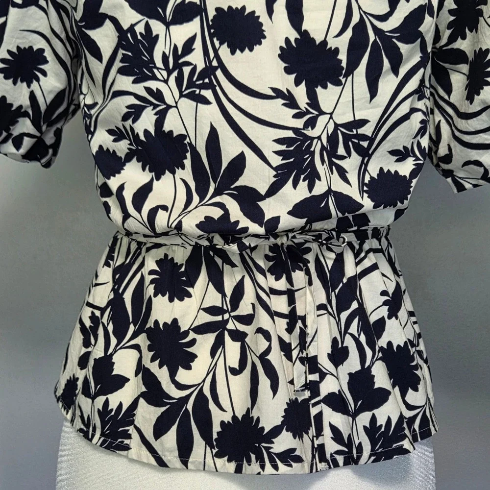 Old Navy Floral Wrap Top Womens S Navy‎ Ivory Puff Sleeve Feminine Cottagecore